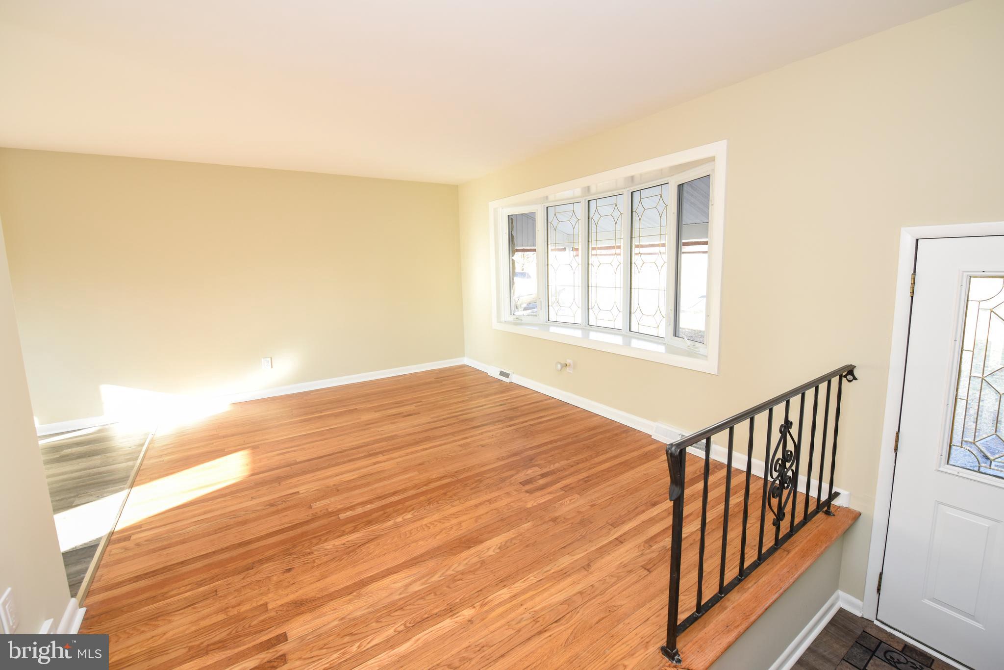 1119 Banes Road Southampton, PA 18966 - Photo 4 of 19 Living Area
