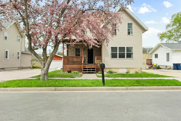$337,900 | 231 North Main Street, Deerfield, WI 53531