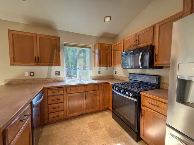 $2,850 | 15206 North Wilson Court, Mead, WA 99021