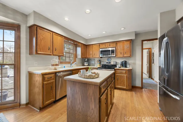 $850,000 | 854 Raintree Drive, Naperville, IL 60540