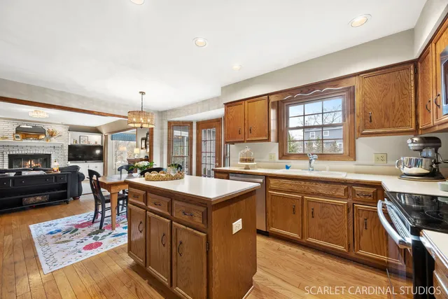 $850,000 | 854 Raintree Drive, Naperville, IL 60540