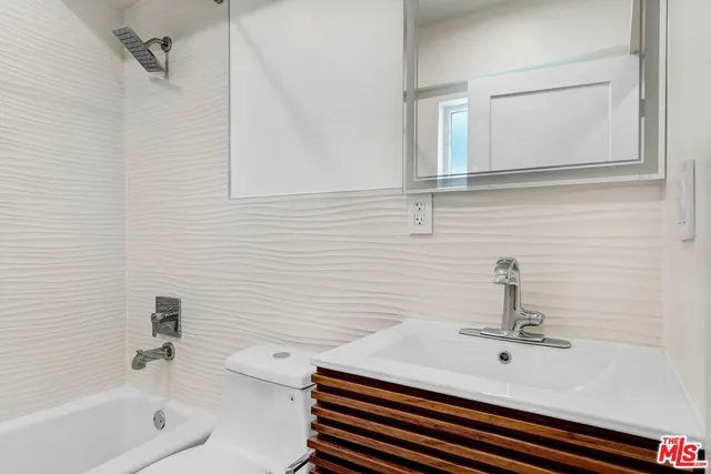 $1,895,000 | 6626 Darby Avenue, Reseda, CA 91335