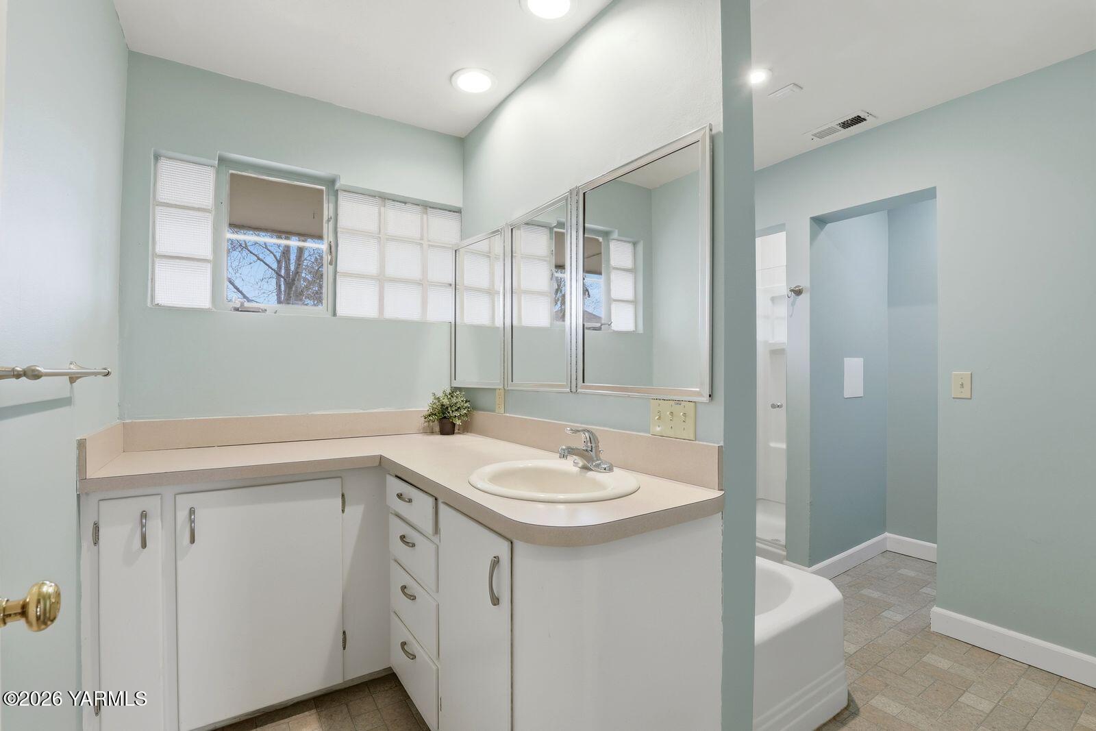 622 Pickens Road Yakima, WA 98908 - Photo 13 of 20 13