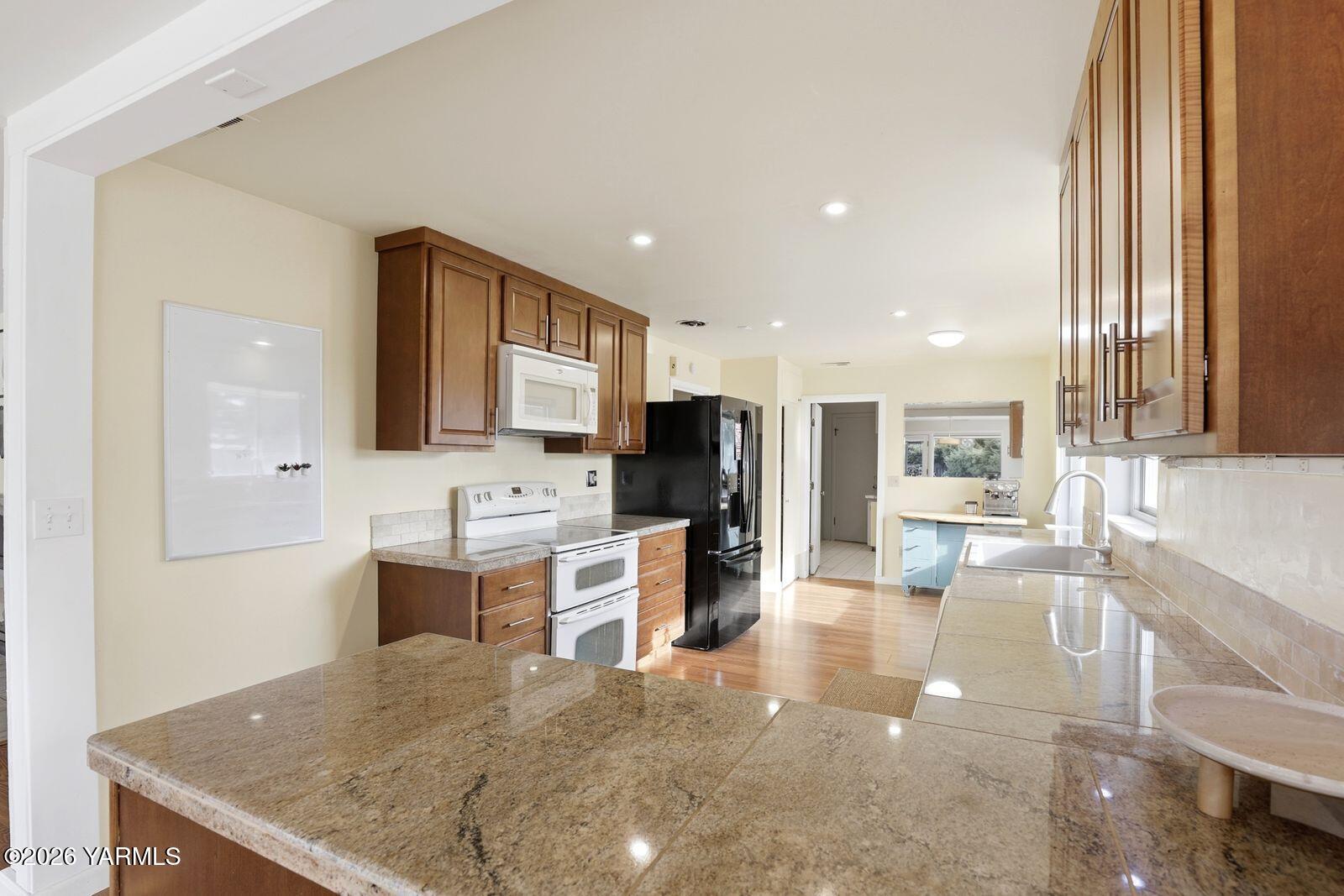 622 Pickens Road Yakima, WA 98908 - Photo 5 of 20 5