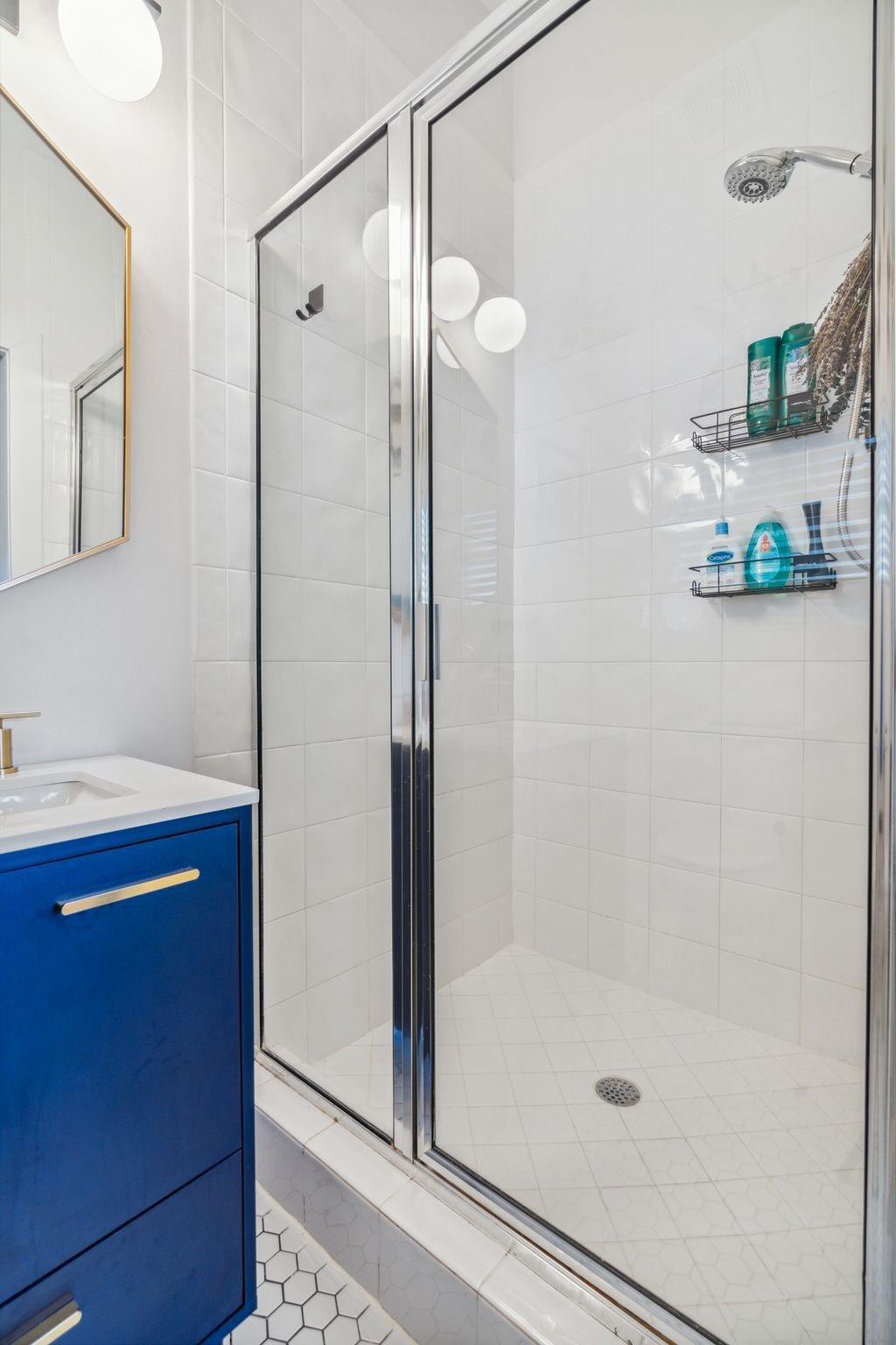 2732 Northeast 25th Street Lighthouse Point, FL 33064 - Photo 47 of 68 En-suite to Bedroom 4