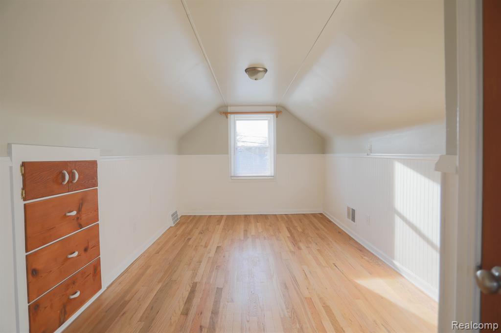 16003 Stephens Eastpointe, MI 48021 - Photo 19 of 30 Gallery Image 19