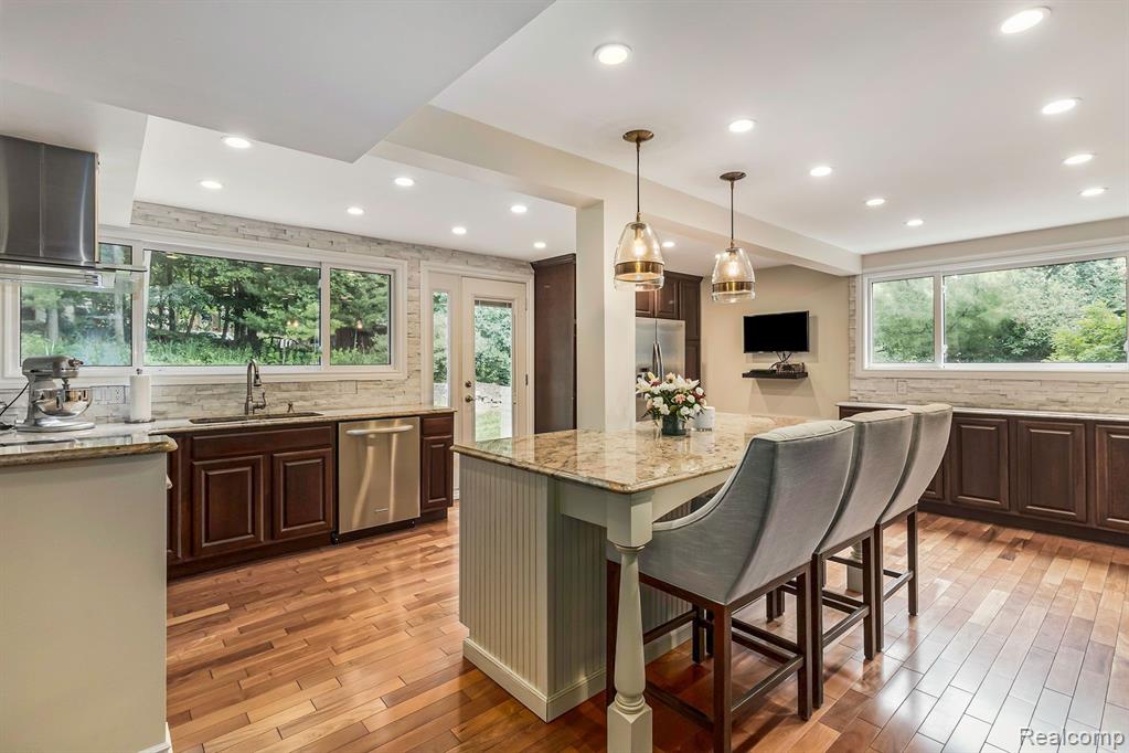 29746 Highmeadow Road Farmington Hills, MI 48334 - Photo 24 of 46