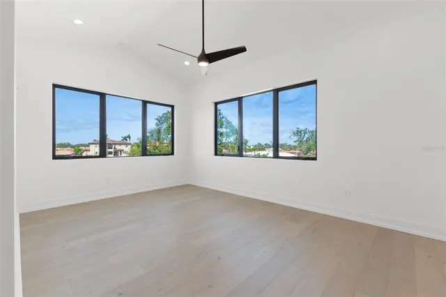 $4,950,000 | 1954 Iowa Avenue Northeast, St. Petersburg, FL 33703