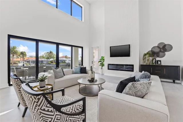 $4,950,000 | 1954 Iowa Avenue Northeast, St. Petersburg, FL 33703