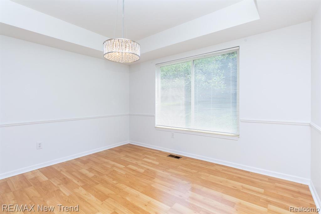 25935 Junction Novi, MI 48375 - Photo 9 of 43