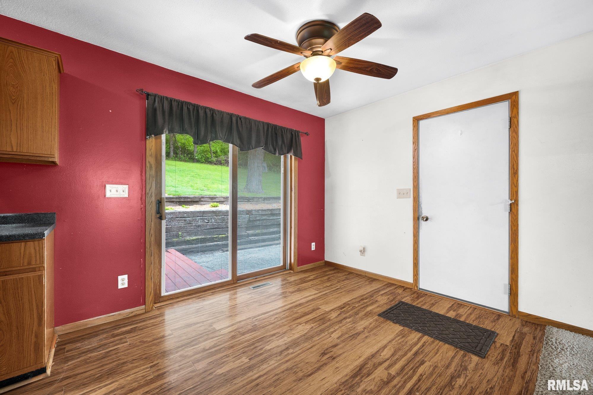 424 Highway 26 Lacon, IL 61540 - Photo 5 of 40