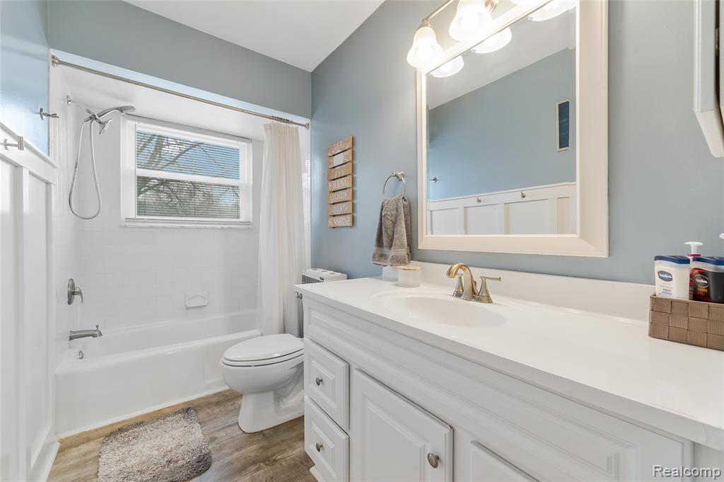 355 Sanders Road Oxford, MI 48371 - Photo 18 of 56
