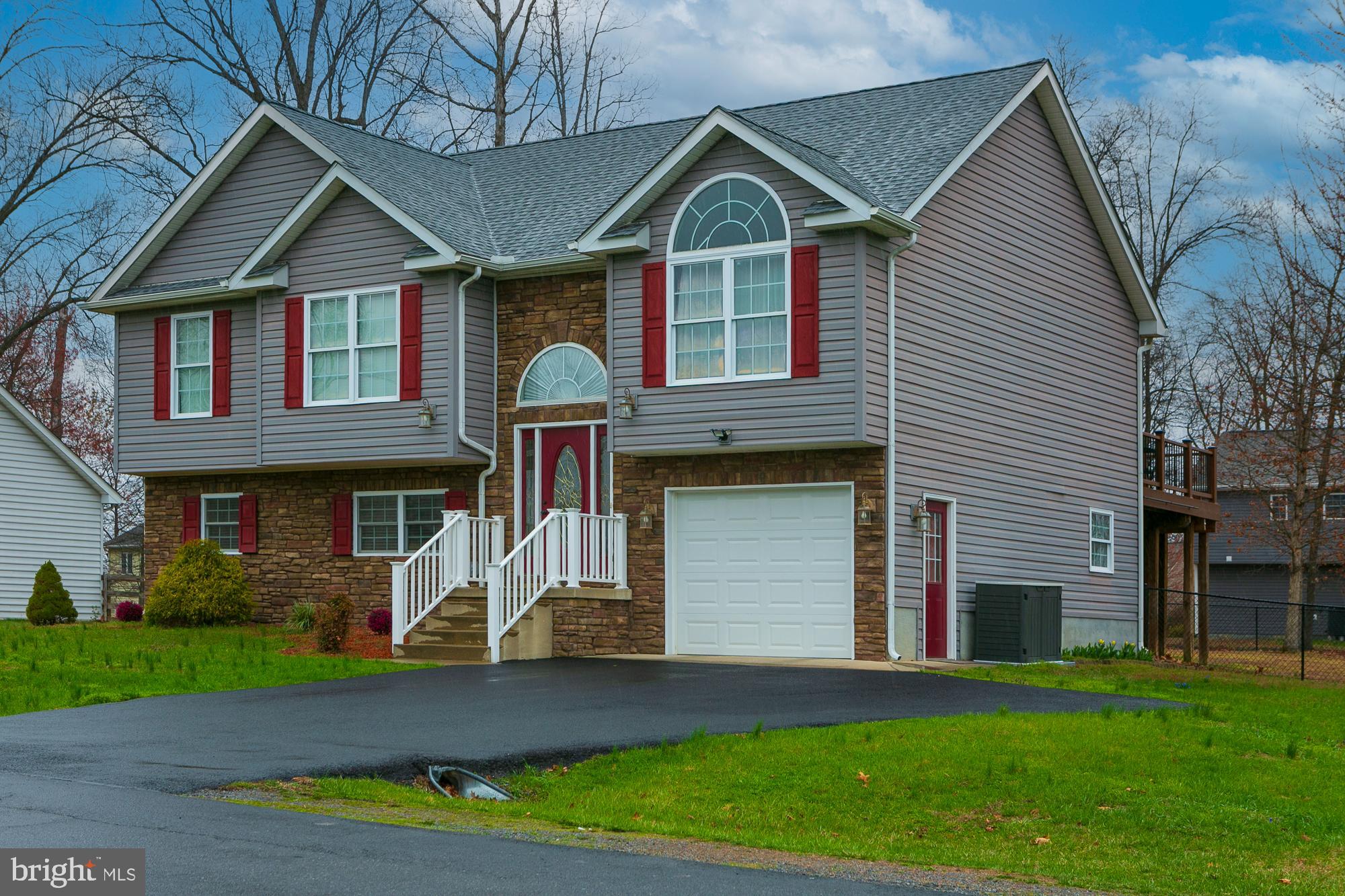 169 Lure Court Inwood, WV 25428 - Photo 2 of 84 Gallery Image 2