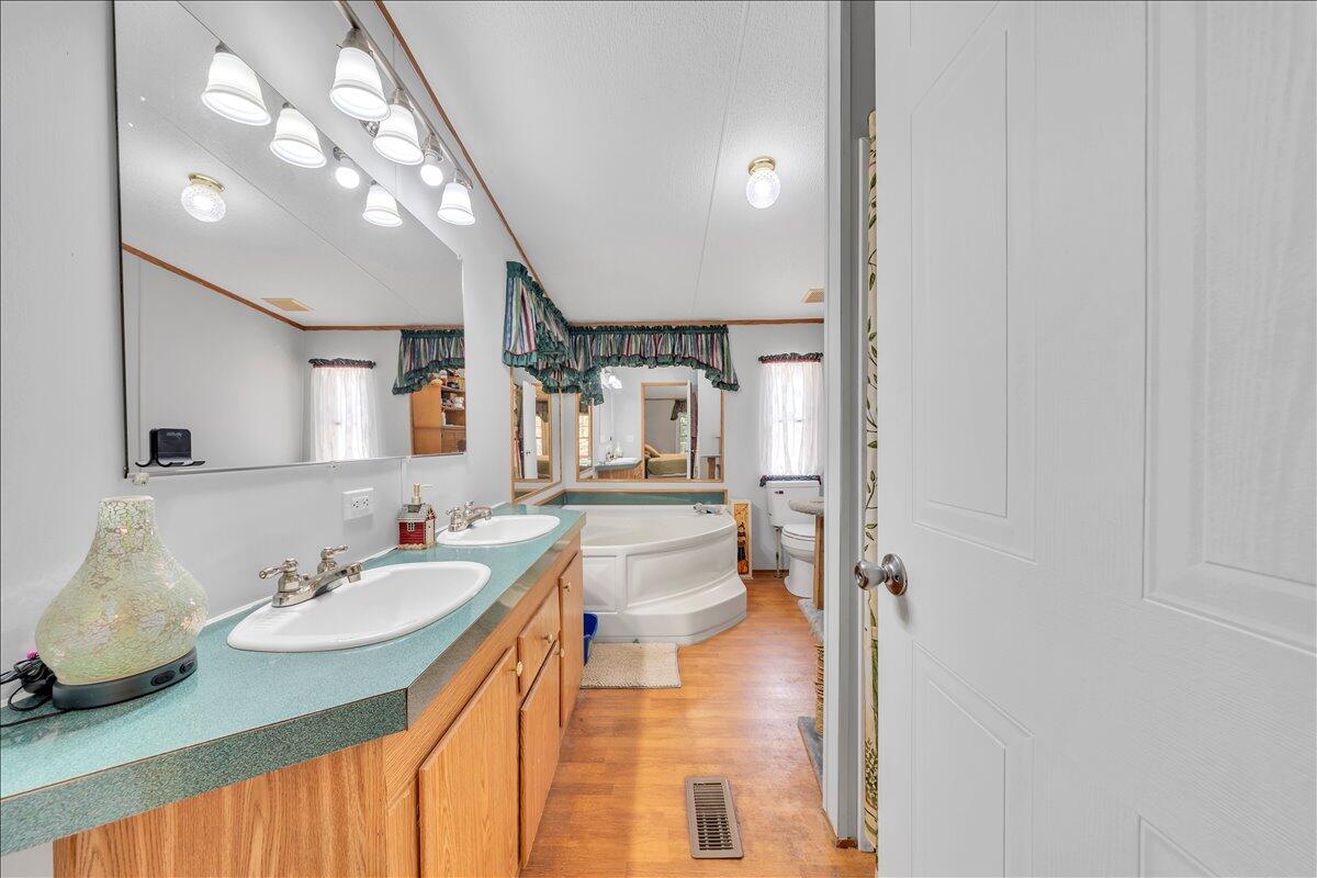 5642 Altice Road Moneta, VA 24121 - Photo 18 of 51 26-MIB09585