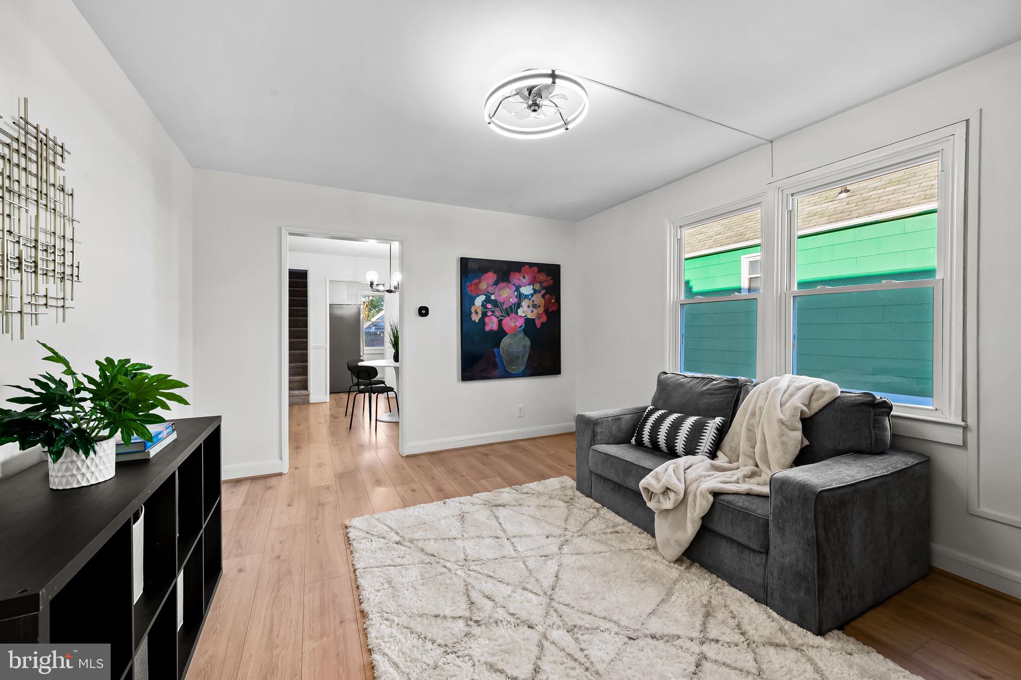 2511 Wentworth Road Baltimore, MD 21234 - Photo 6 of 30 Living Room