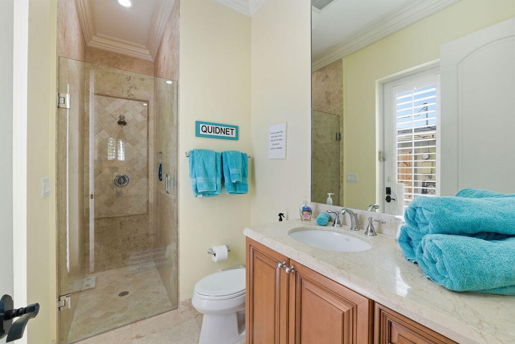 2221 Northeast 48th Court Lighthouse Point, FL 33064 - Photo 16 of 81 First Floor Cabana Bath