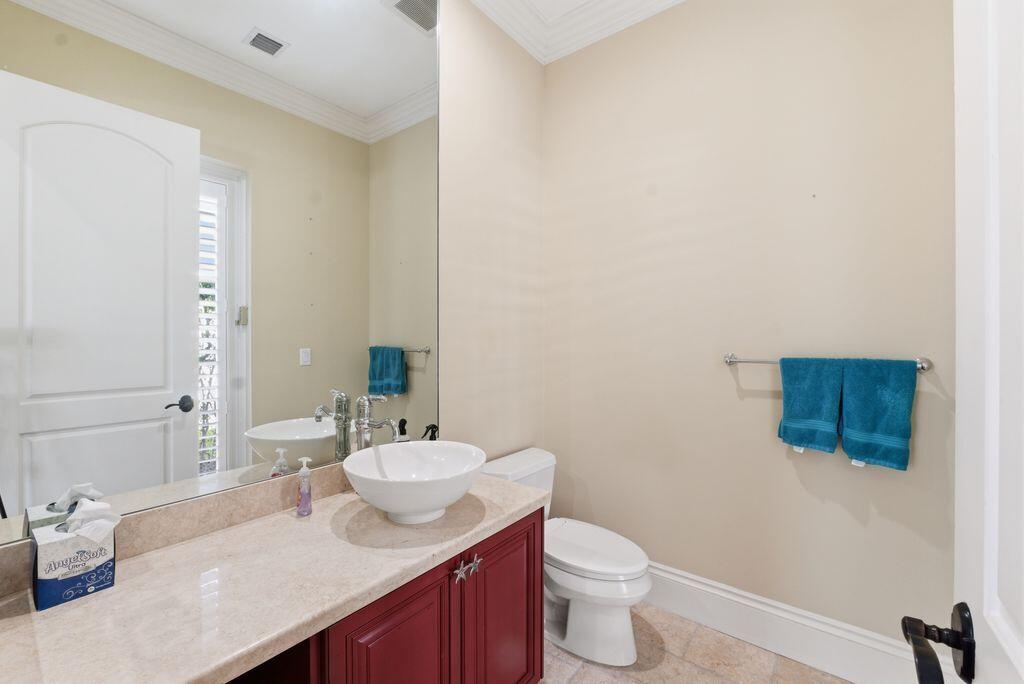 2221 Northeast 48th Court Lighthouse Point, FL 33064 - Photo 27 of 81 half bath 2 - cabana
