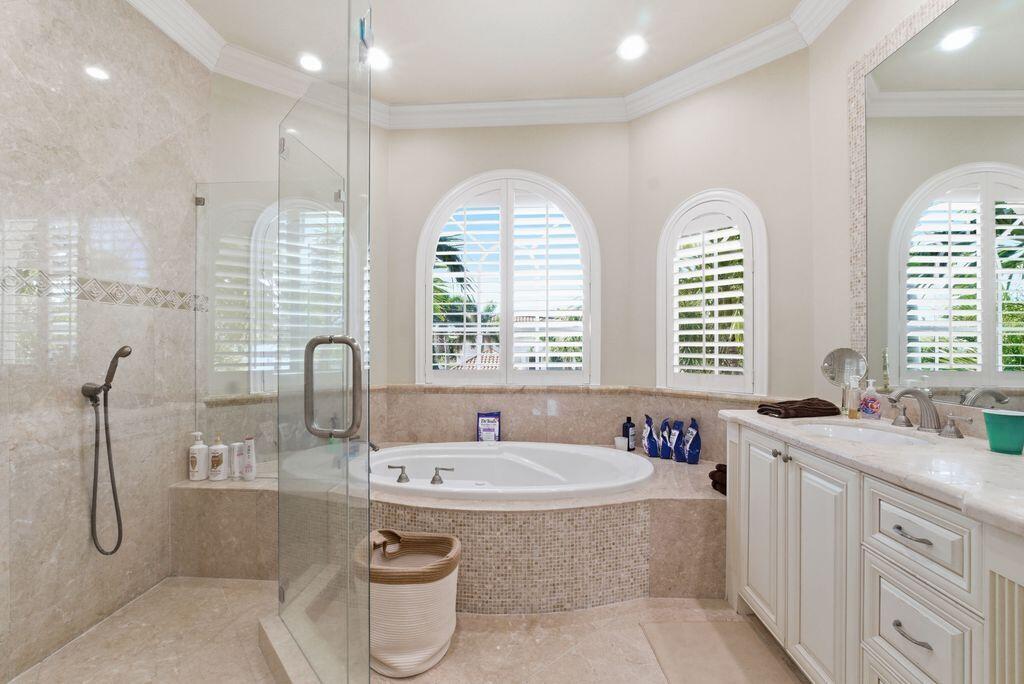 2221 Northeast 48th Court Lighthouse Point, FL 33064 - Photo 37 of 81 2nd Floor Primary Suite