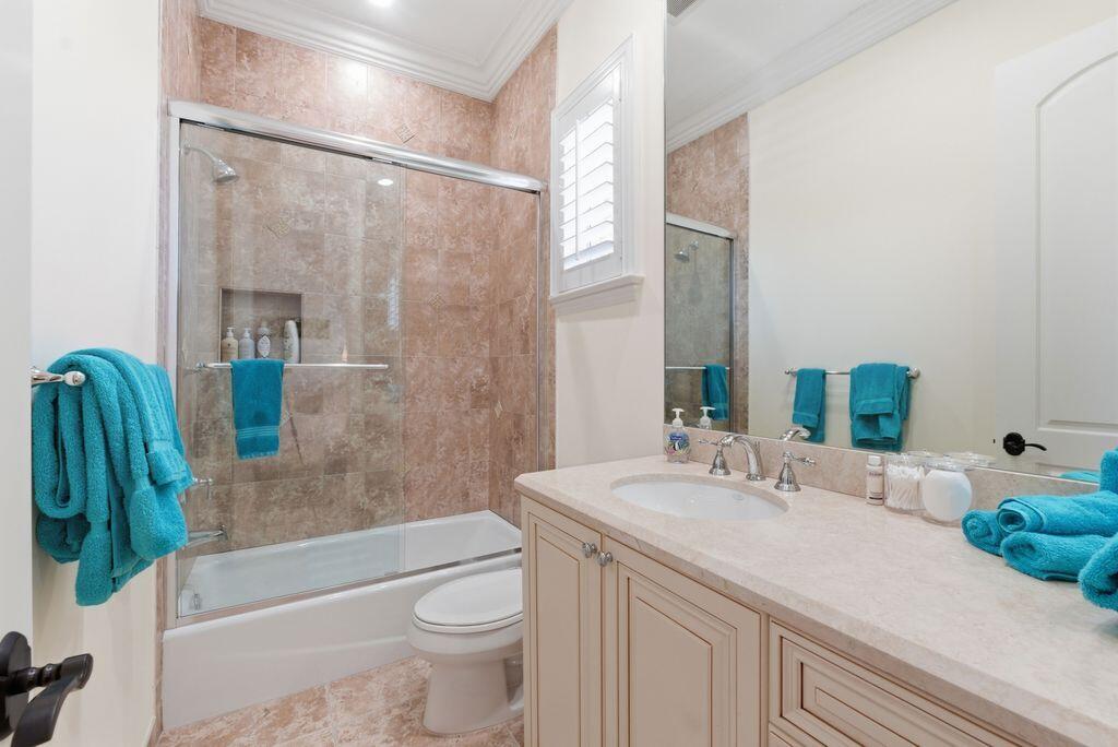 2221 Northeast 48th Court Lighthouse Point, FL 33064 - Photo 48 of 81 4th Bedroom/Ensuite