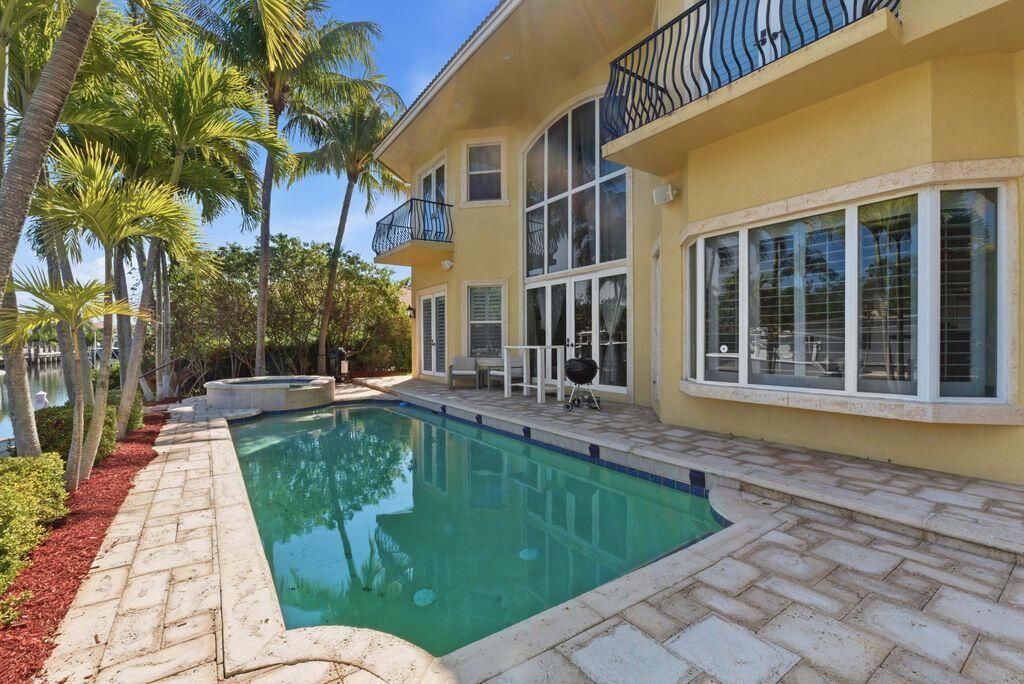 2221 Northeast 48th Court Lighthouse Point, FL 33064 - Photo 53 of 81 Pool