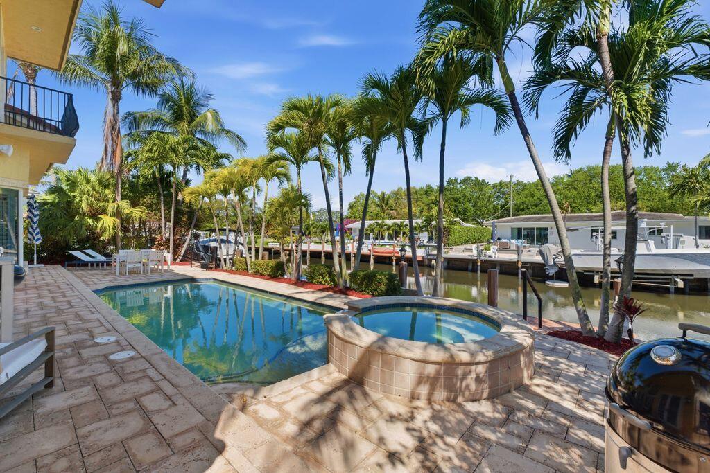 2221 Northeast 48th Court Lighthouse Point, FL 33064 - Photo 54 of 81 Pool