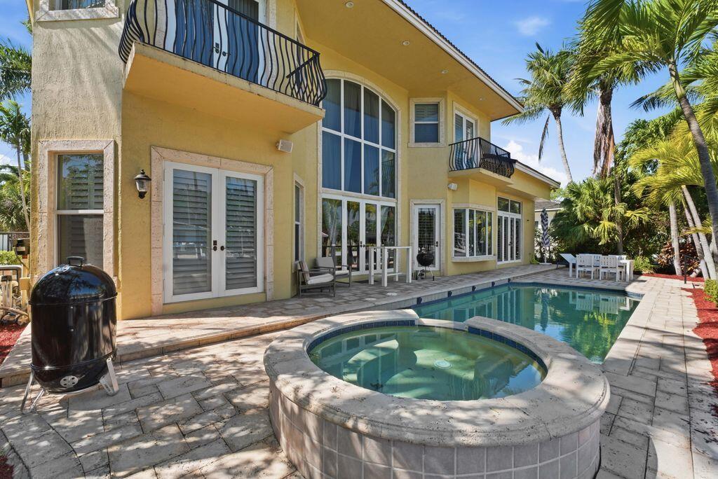 2221 Northeast 48th Court Lighthouse Point, FL 33064 - Photo 55 of 81 Pool