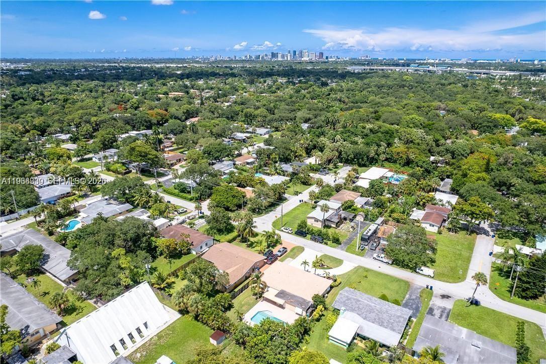 2271 Southwest 30th Terrace Fort Lauderdale, FL 33312 - Photo 37 of 40 a view of a city