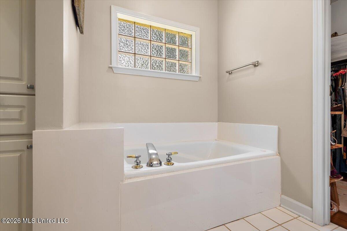 455 Shadowood Drive Ridgeland, MS 39157 - Photo 23 of 37 25-HTP_6020
