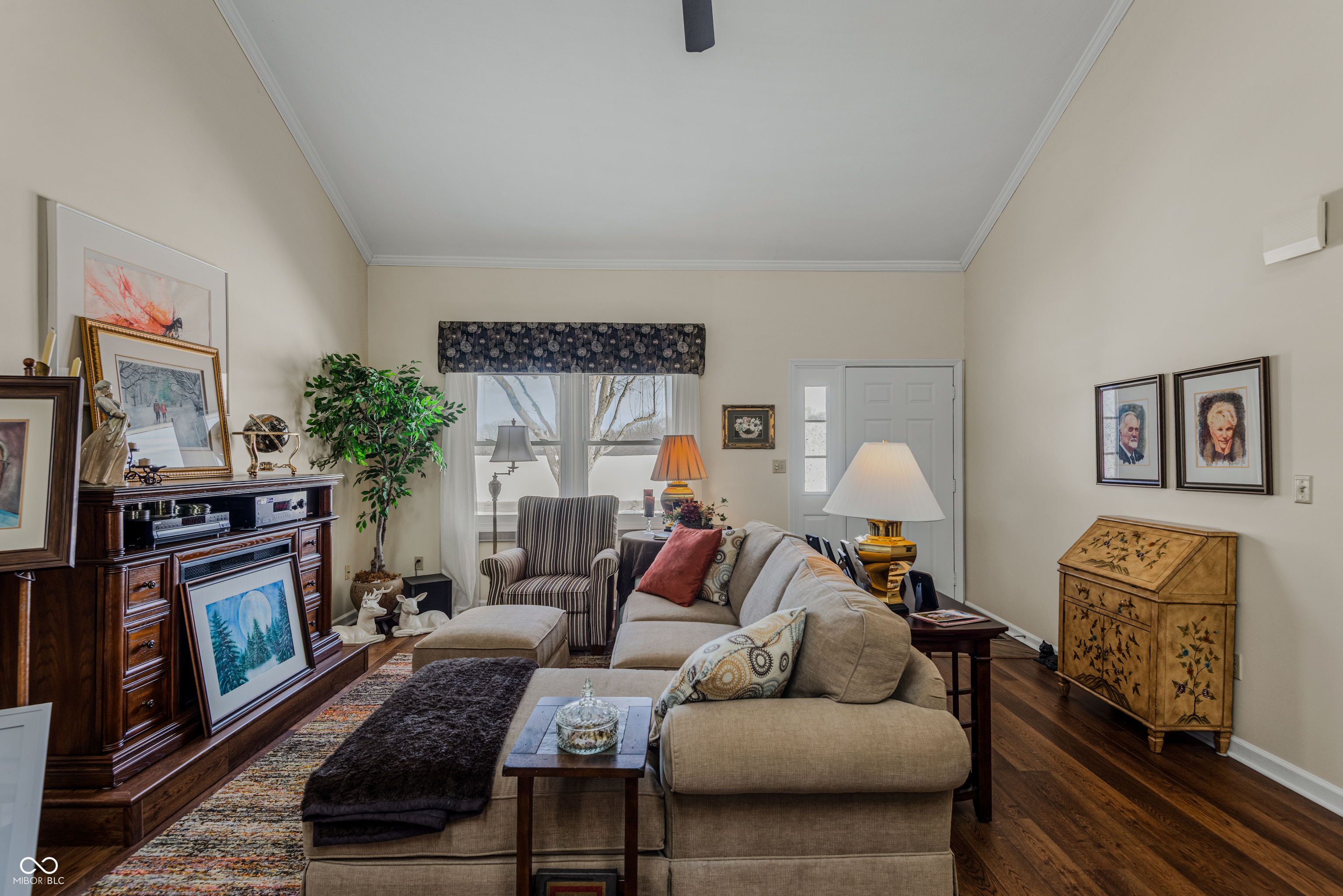 3372 Trestle Drive Columbus, IN 47203 - Photo 4 of 35