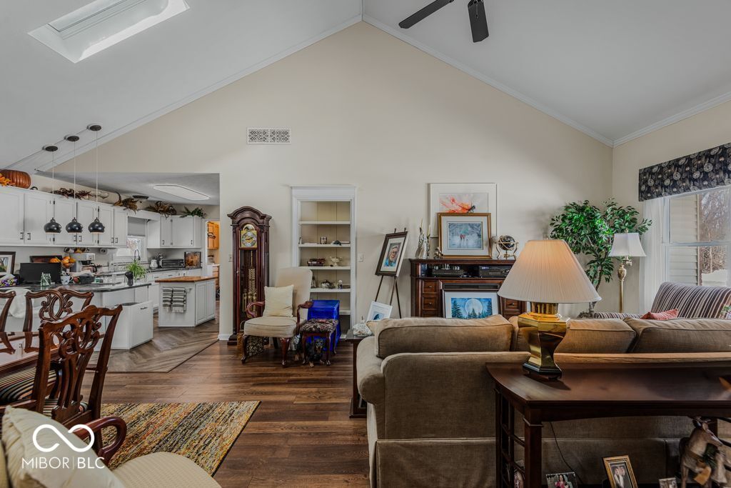 3372 Trestle Drive Columbus, IN 47203 - Photo 6 of 35