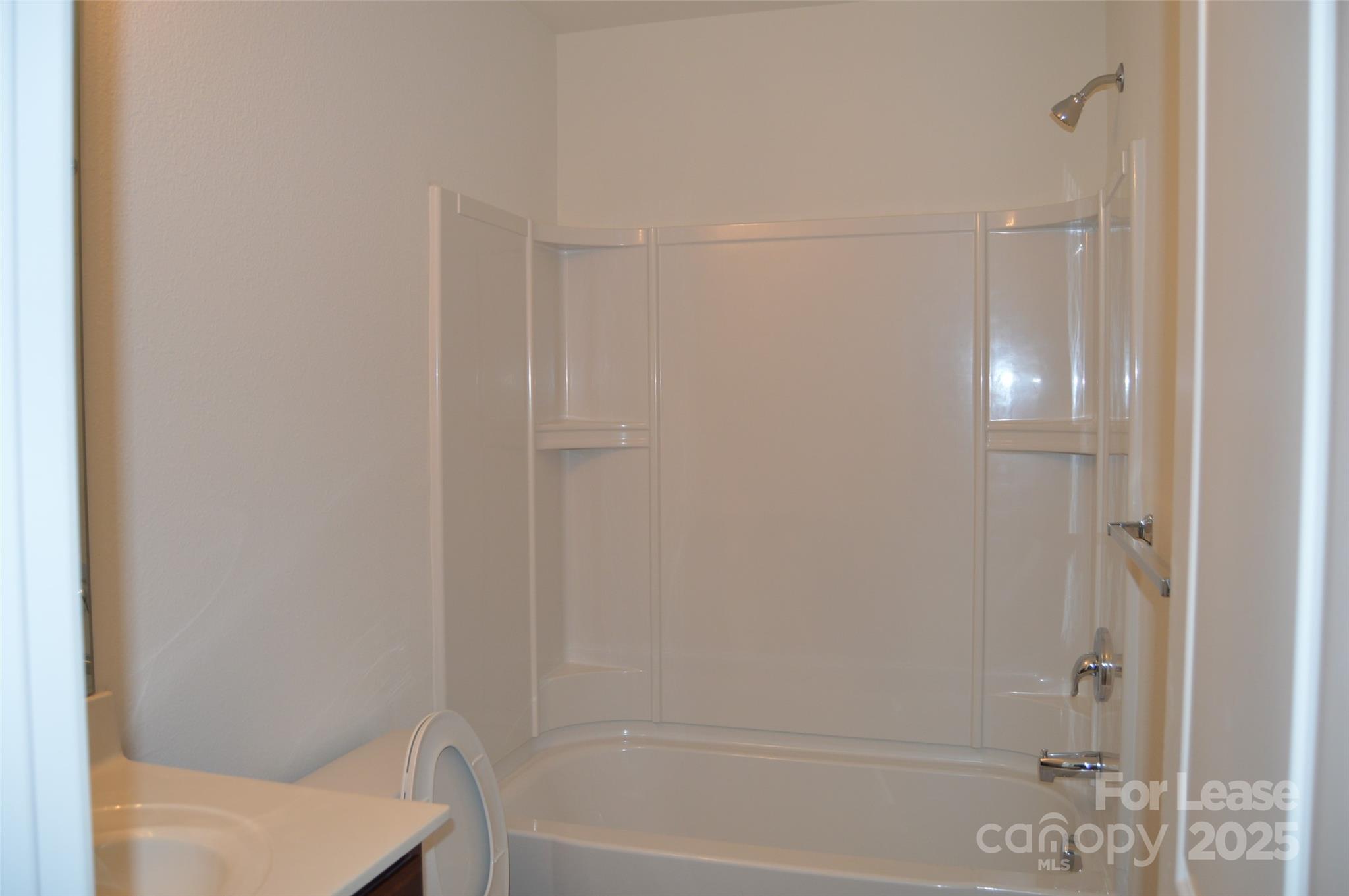 117 Quail Springs Road Statesville, NC 28677 - Photo 8 of 22 a bathroom with a bathtub