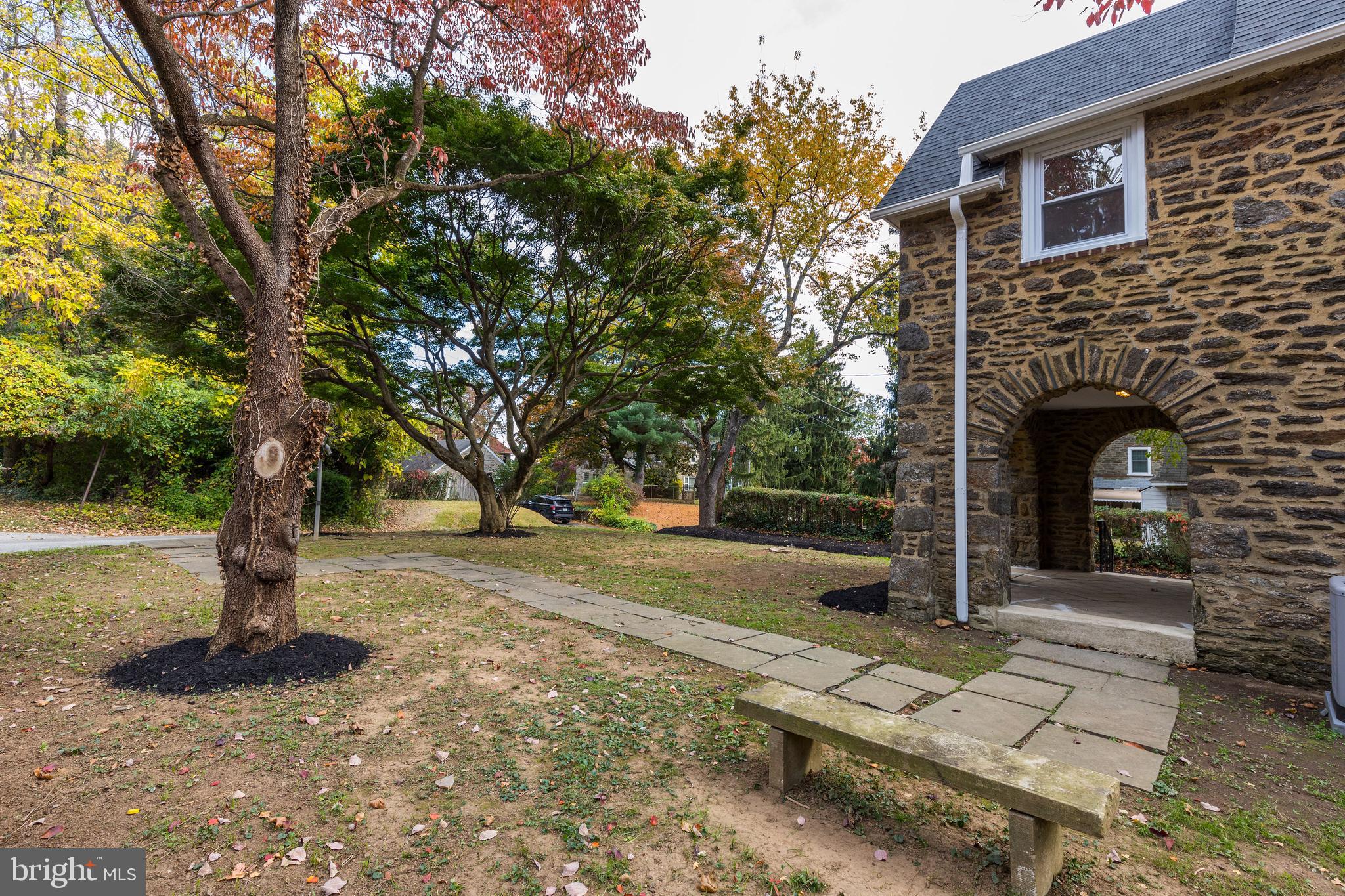 6010 Avonhoe Road Philadelphia, PA 19138 - Photo 4 of 59 Gallery Image 4