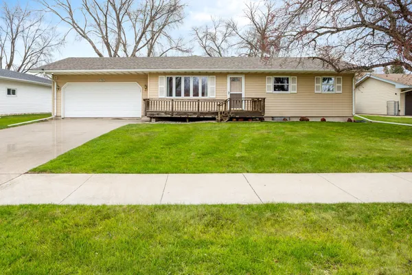 $260,000 | 2813 Elm Street North, Fargo, ND 58102