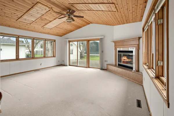 $260,000 | 2813 Elm Street North, Fargo, ND 58102