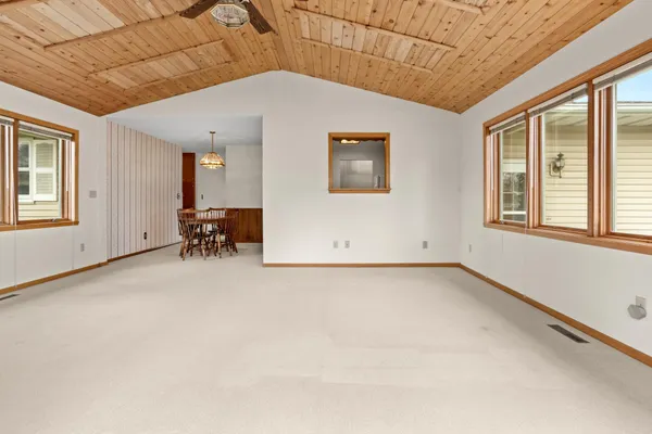 $260,000 | 2813 Elm Street North, Fargo, ND 58102