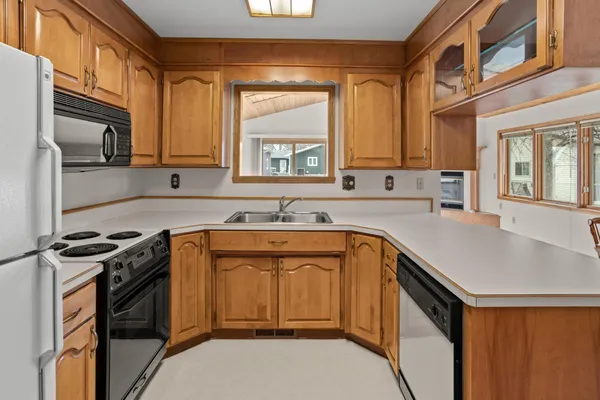 $260,000 | 2813 Elm Street North, Fargo, ND 58102