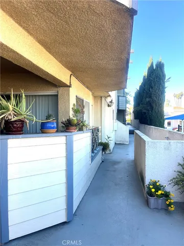 $2,500 | 328 East Valencia Avenue, Unit G, Burbank, CA 91502