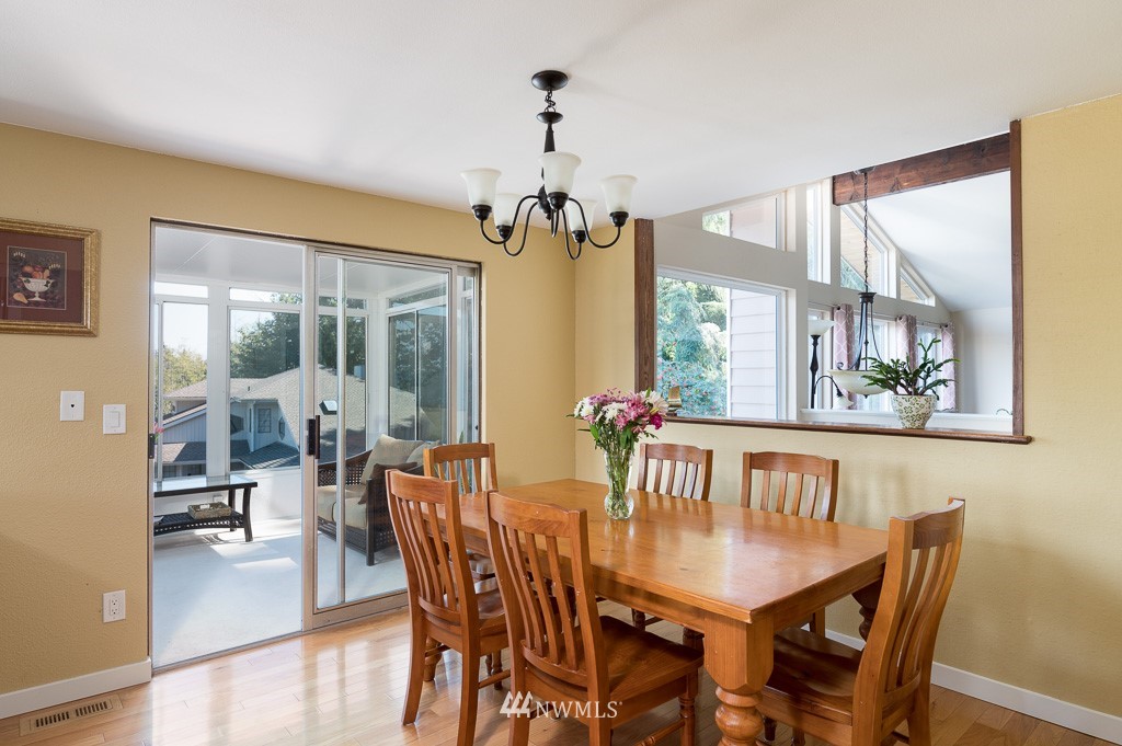 318 228th Street Southeast Bothell, WA 98021 - Photo 11 of 28