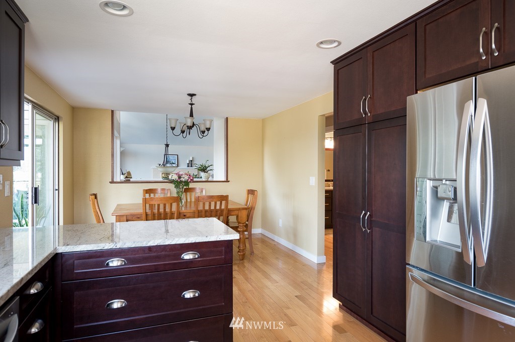 318 228th Street Southeast Bothell, WA 98021 - Photo 12 of 28