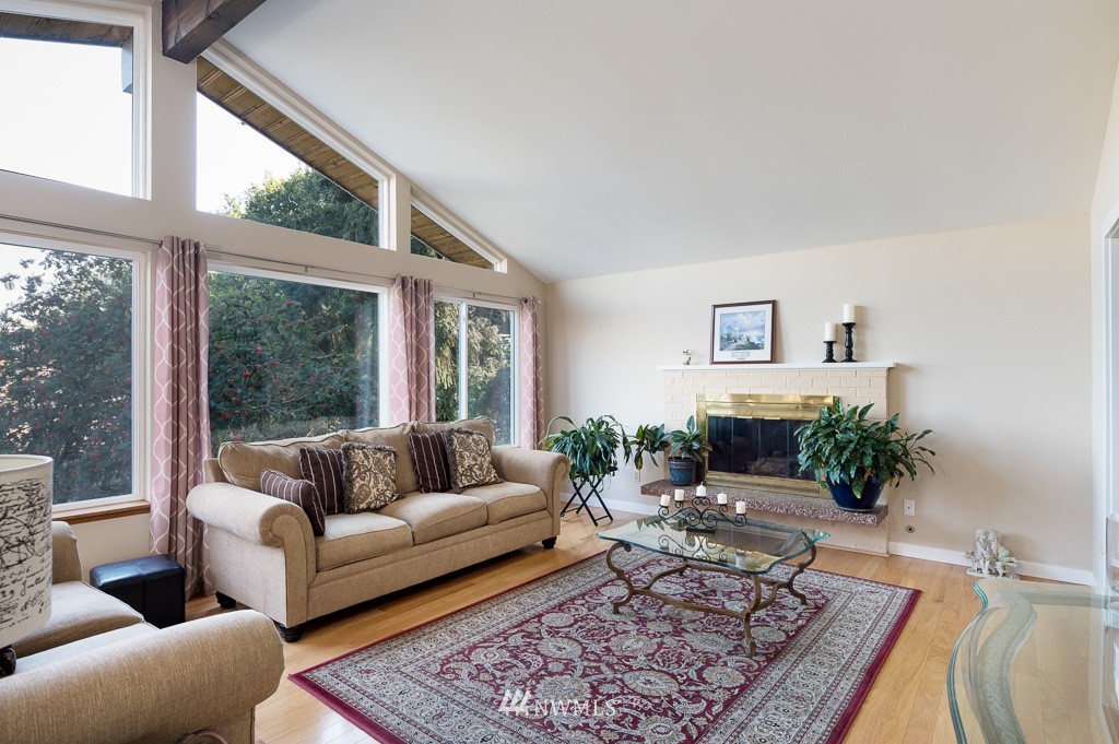 318 228th Street Southeast Bothell, WA 98021 - Photo 4 of 28