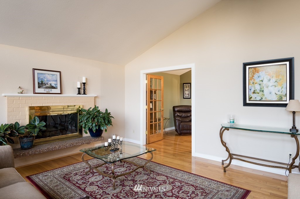 318 228th Street Southeast Bothell, WA 98021 - Photo 5 of 28