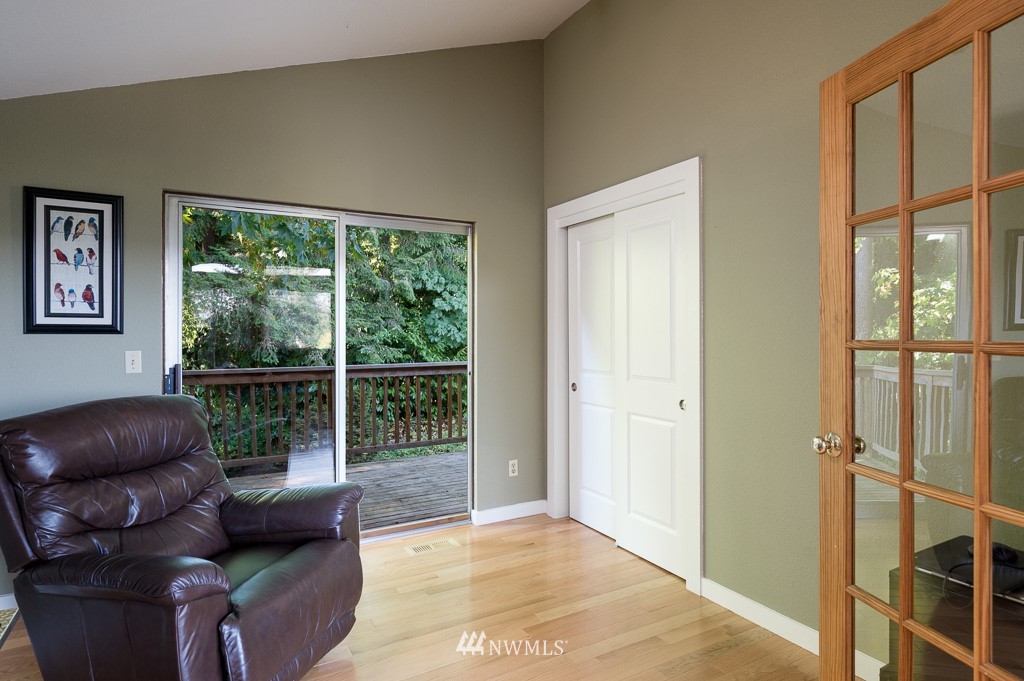 318 228th Street Southeast Bothell, WA 98021 - Photo 7 of 28