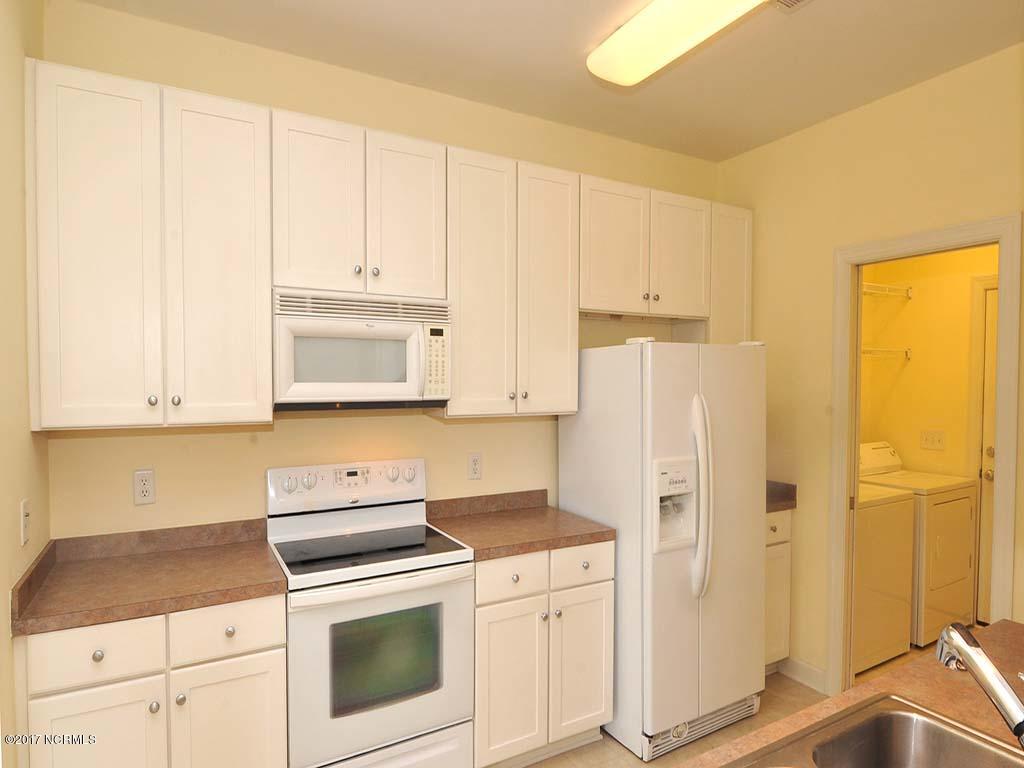 1309 Arbor Ridge Way Leland, NC 28451 - Photo 9 of 33 Kitchen