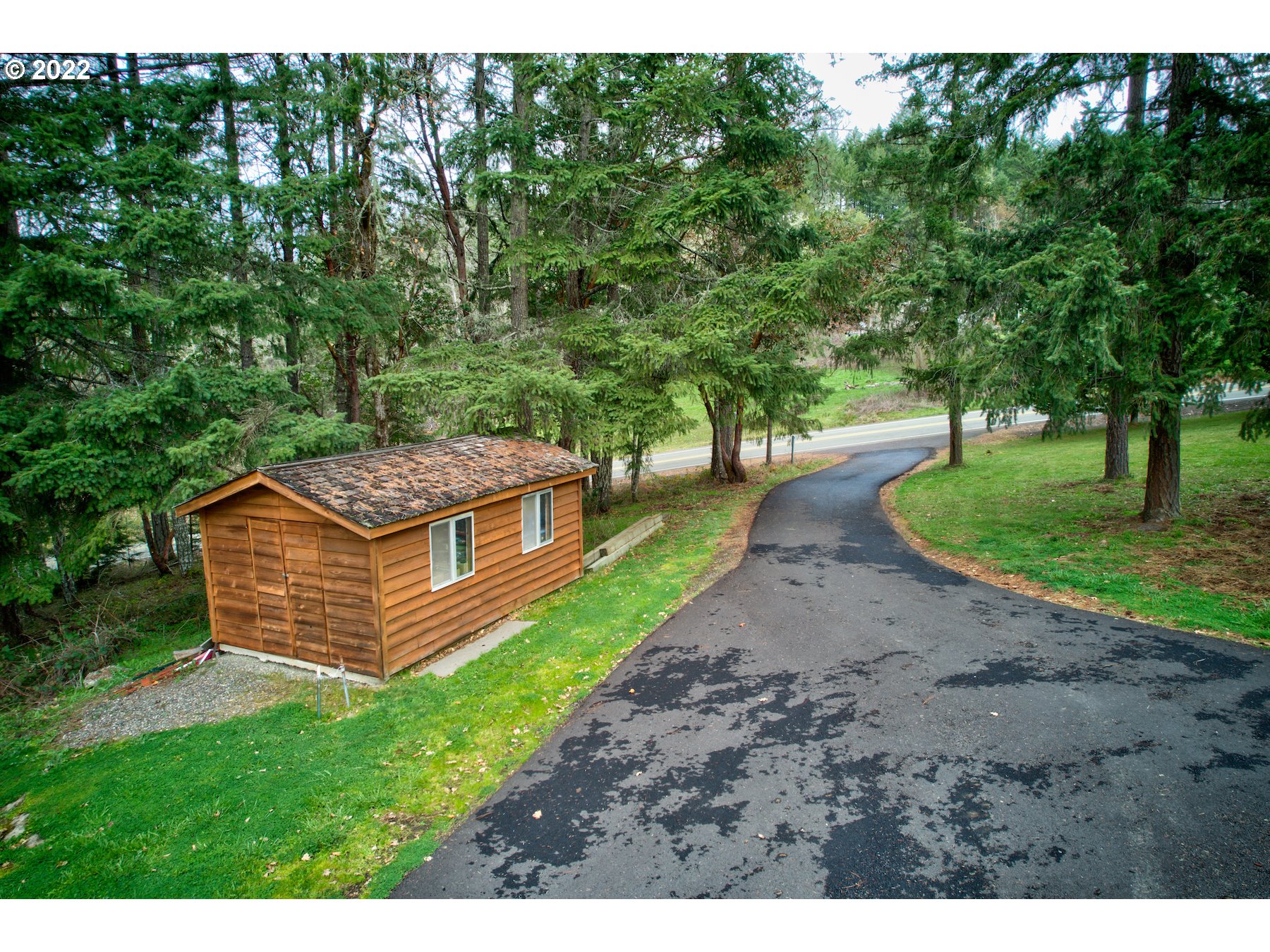 1290 Cleveland Loop Road Roseburg, OR 97471 - Photo 20 of 32 Gallery Image 20