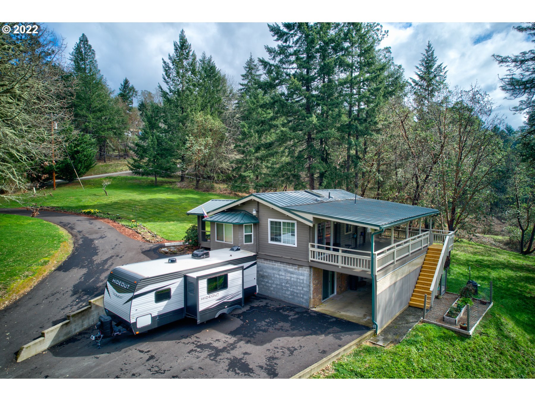 1290 Cleveland Loop Road Roseburg, OR 97471 - Photo 6 of 32 Gallery Image 6