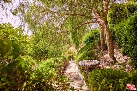 $3,795,000 | 6363 Zumirez Drive, Malibu, CA 90265