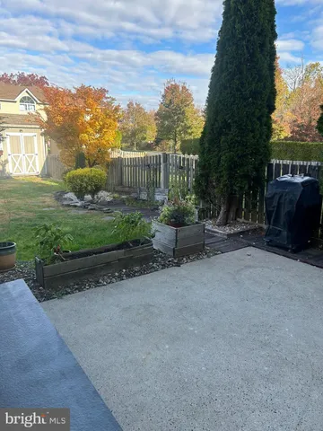 a view of an outdoor space