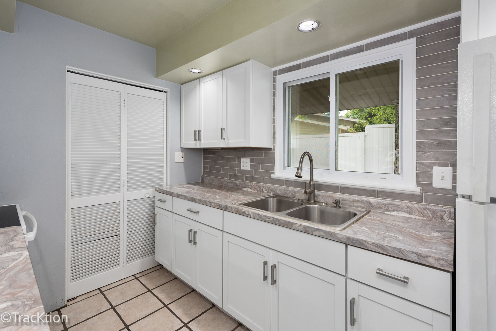 34 Scarsdale Road Montgomery, IL 60538 - Photo 5 of 15 Gallery Image 5