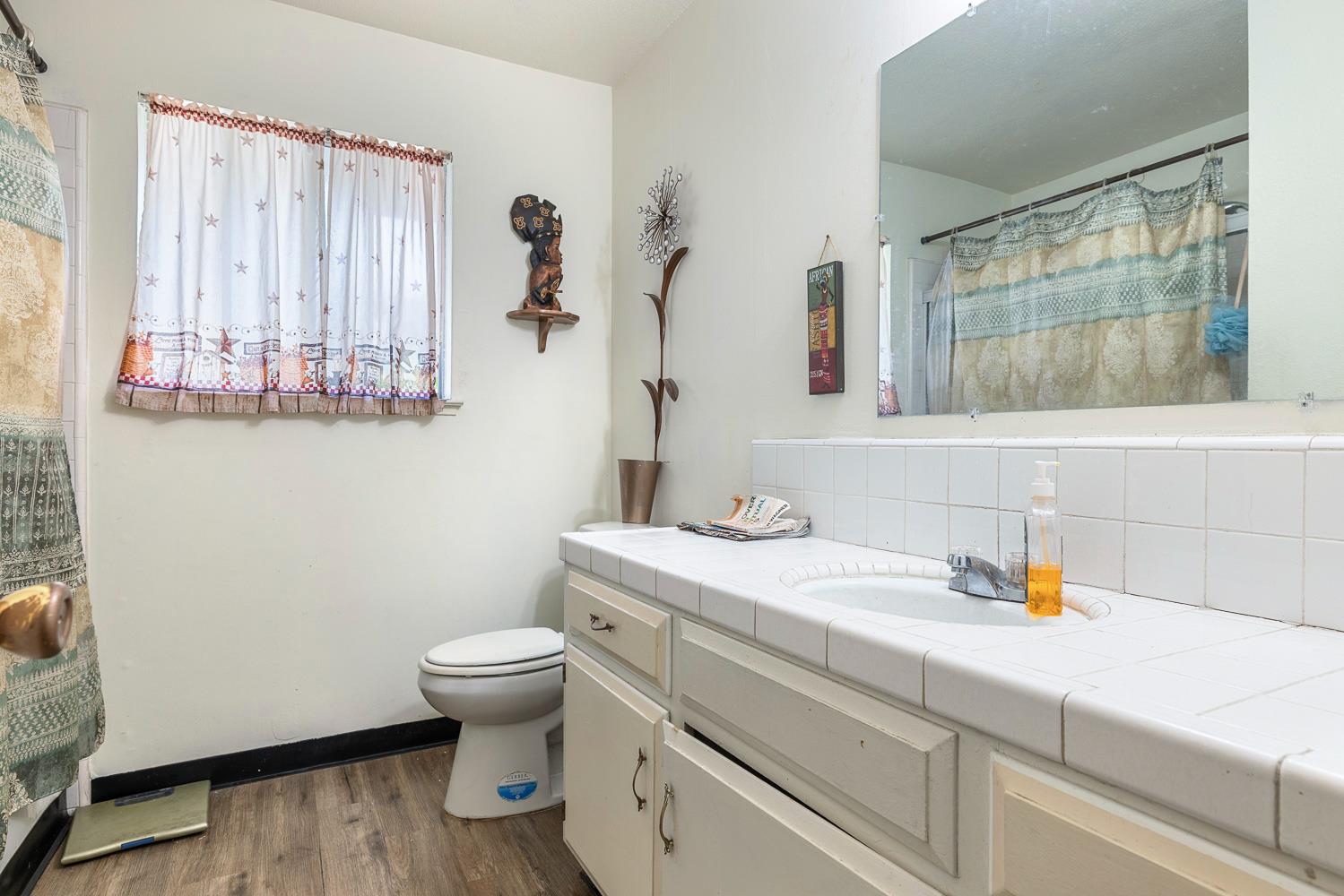 2045 West Simpson Avenue Fresno, CA 93705 - Photo 14 of 29