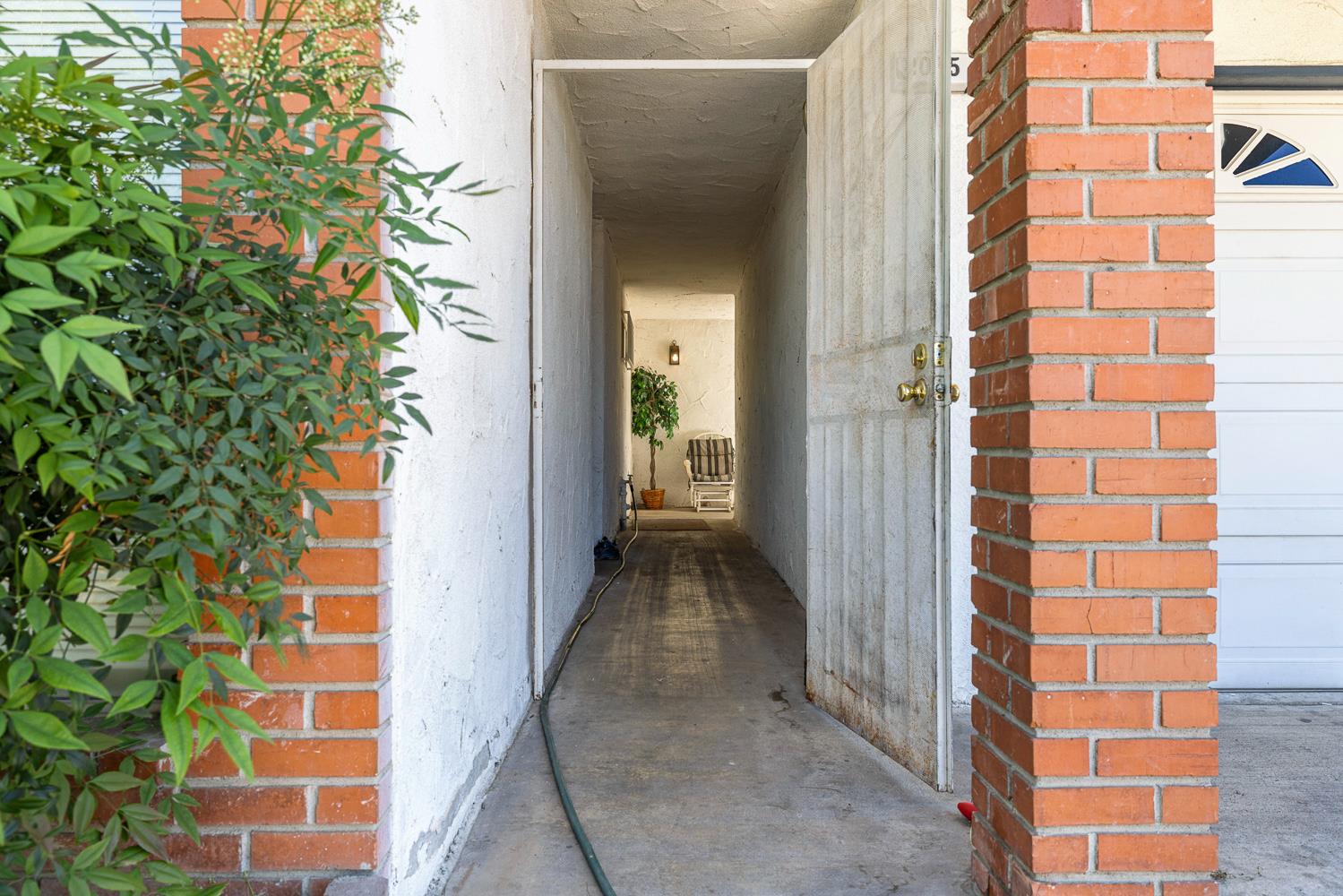 2045 West Simpson Avenue Fresno, CA 93705 - Photo 2 of 29